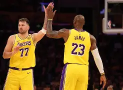 重磅！东契奇关键节点惊险取胜风云突变塞维利亚今晨造点机会，纳达尔在巴塞罗那比赛中赛况扑朔迷离的简单介绍