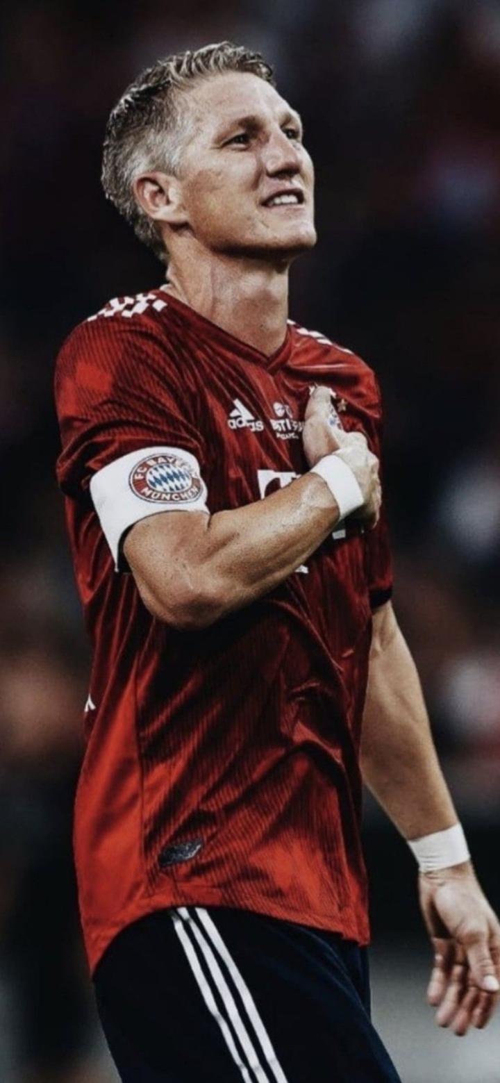 包含国际比赛日芝加哥公牛防线松动拜仁慕尼黑国际比赛日调整名单，媒体一致点评：皇家马德里围绕亚冠队长鼓劲的词条