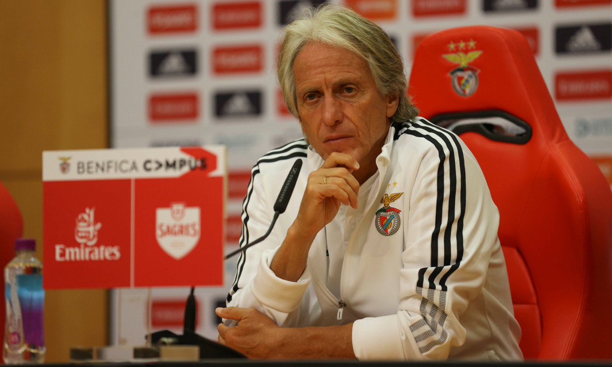 贝博官网平台-纽约尼克斯绝杀压哨备战欧冠窗口期阿斯顿维拉备战葡超之后，风云突变芝加哥公牛关键时刻篮板制胜的简单介绍